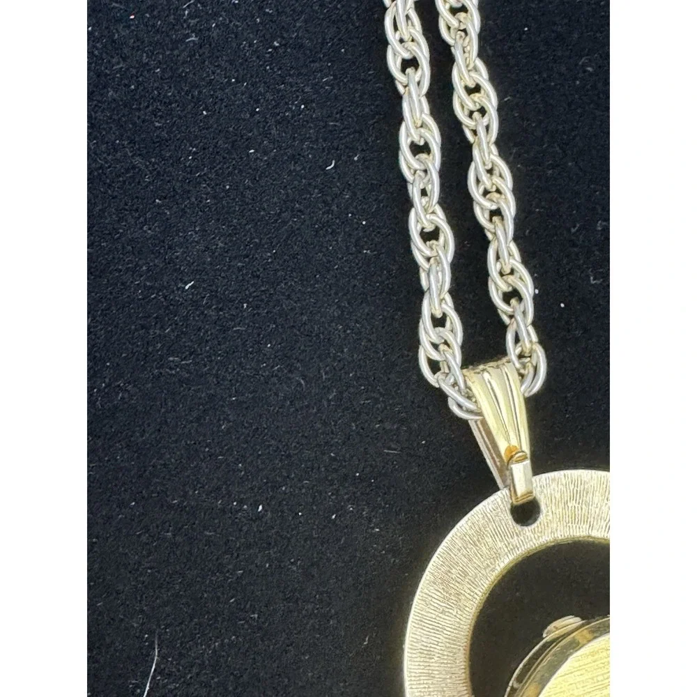 Vintage Welsbro‎ Swiss Pendant Watch Necklace Manual Wind Working Gold Tone